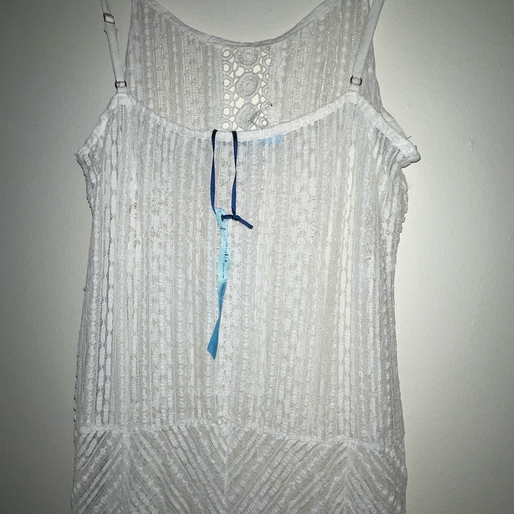 Lace dress - Picture 4 of 6